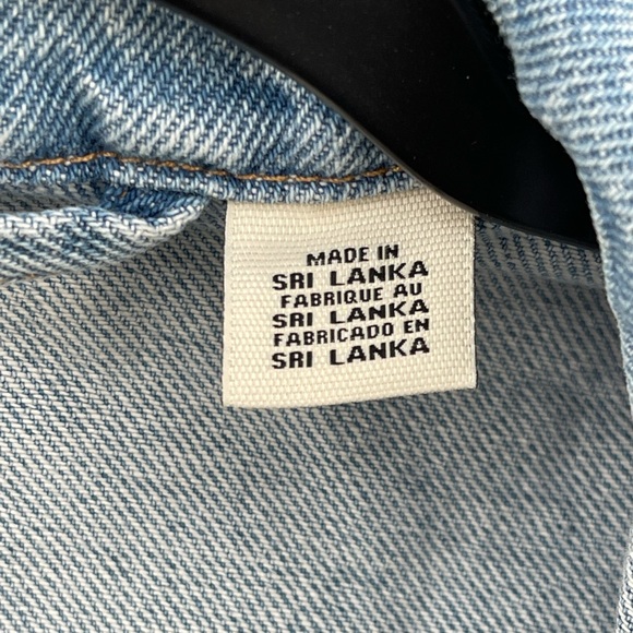 Levi’s Premium Original Trucker Jacket: ALL MINE MEDIUM WASH - Picture 6 of 7